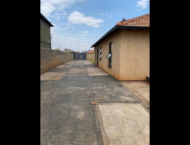 0 BEDROOM PROPERTY TO RENT IN PROTEA GLEN